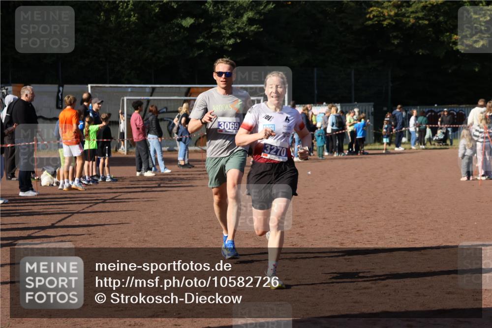 27.09.2026 - 35. Volkslauf durch das schöne Alstertal Strokosch-Dieckow http://msf.ph/oto/10582726 27.09.2026 11:13:09 Ziel 3069, 3270, 3995 meine-sportfotos.de