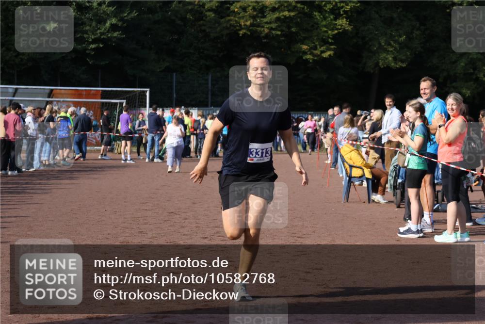 27.09.2026 - 35. Volkslauf durch das schöne Alstertal Strokosch-Dieckow http://msf.ph/oto/10582768 27.09.2026 11:27:50 Ziel 3313 meine-sportfotos.de