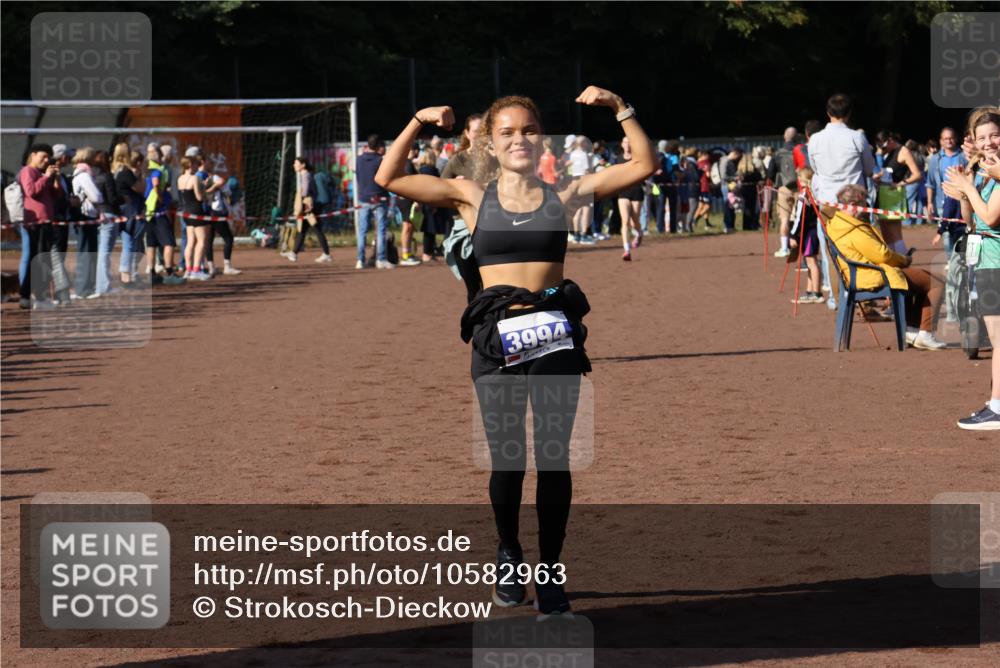 27.09.2026 - 35. Volkslauf durch das schöne Alstertal Strokosch-Dieckow http://msf.ph/oto/10582963 27.09.2026 11:27:13 Ziel 3207, 3994 meine-sportfotos.de