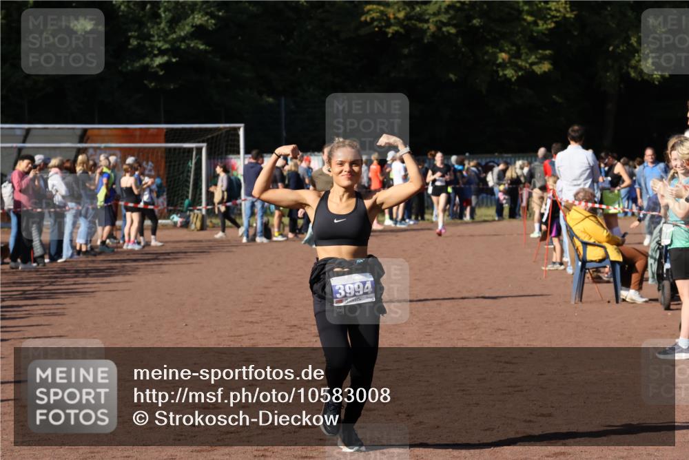 27.09.2026 - 35. Volkslauf durch das schöne Alstertal Strokosch-Dieckow http://msf.ph/oto/10583008 27.09.2026 11:27:13 Ziel 3207, 3994 meine-sportfotos.de