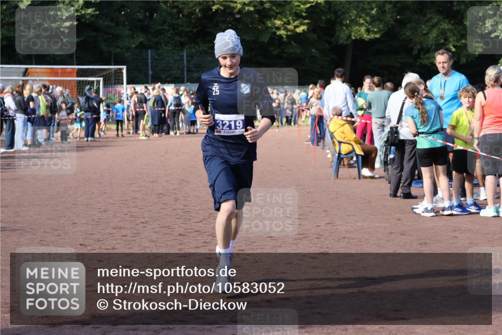 27.09.2026 - 35. Volkslauf durch das schöne Alstertal Strokosch-Dieckow http://msf.ph/oto/10583052 27.09.2026 11:30:46 Ziel 3219 meine-sportfotos.de