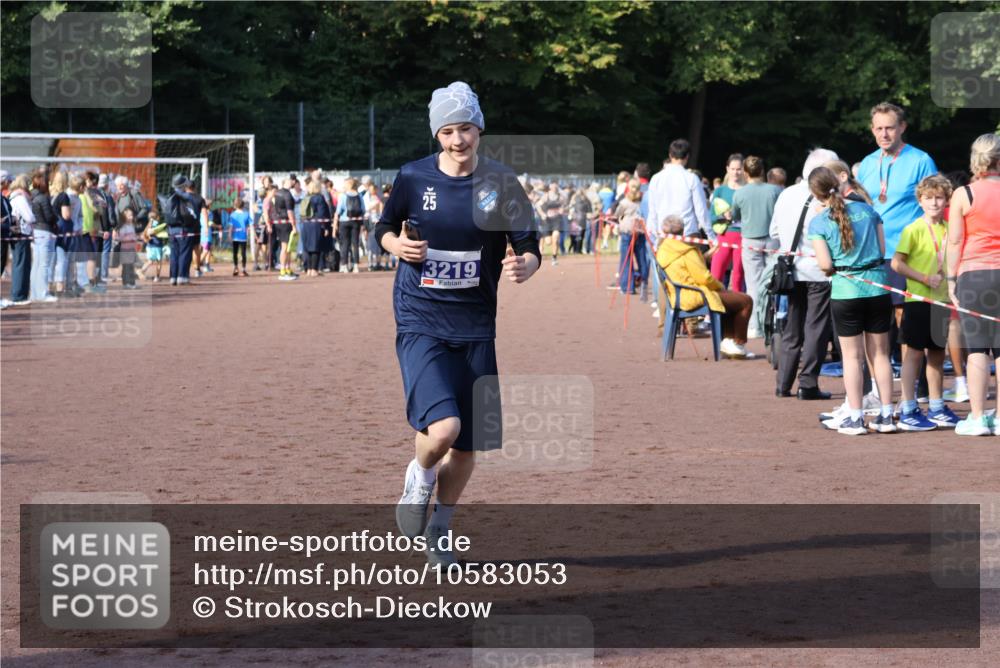 27.09.2026 - 35. Volkslauf durch das schöne Alstertal Strokosch-Dieckow http://msf.ph/oto/10583053 27.09.2026 11:30:46 Ziel 3219 meine-sportfotos.de