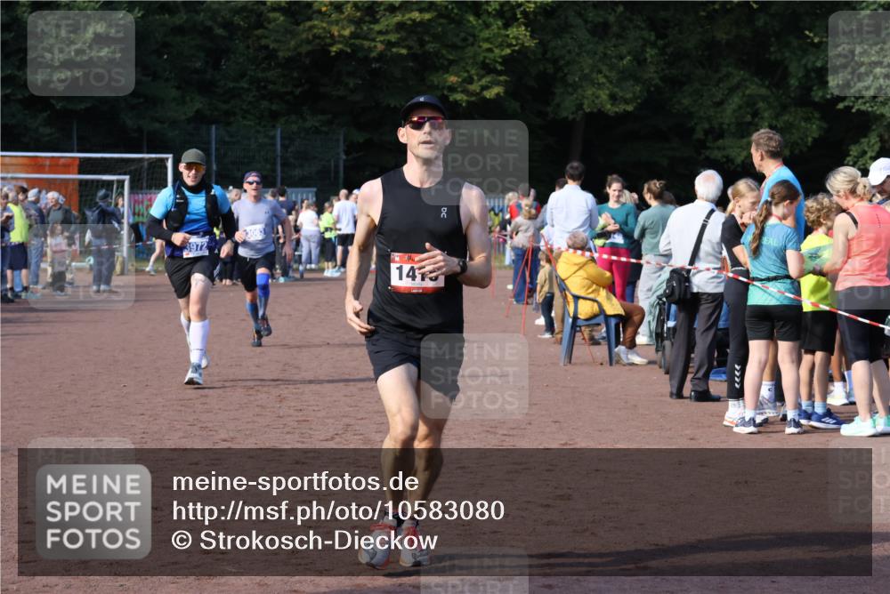27.09.2026 - 35. Volkslauf durch das schöne Alstertal Strokosch-Dieckow http://msf.ph/oto/10583080 27.09.2026 11:30:35 Ziel 1415, 3063, 3275, 3972 meine-sportfotos.de