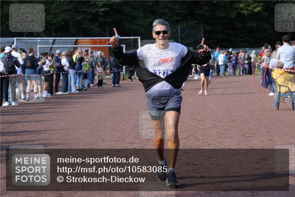 27.09.2026 - 35. Volkslauf durch das schöne Alstertal Strokosch-Dieckow http://msf.ph/oto/10583085 27.09.2026 11:30:30 Ziel 1415, 3275 meine-sportfotos.de