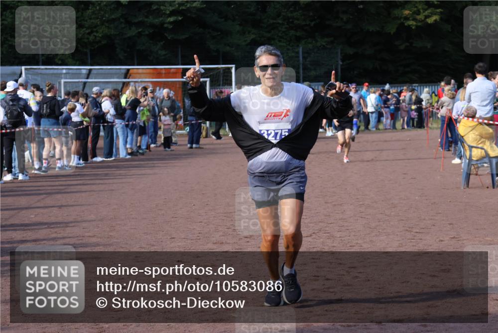 27.09.2026 - 35. Volkslauf durch das schöne Alstertal Strokosch-Dieckow http://msf.ph/oto/10583086 27.09.2026 11:30:30 Ziel 1415, 3275 meine-sportfotos.de