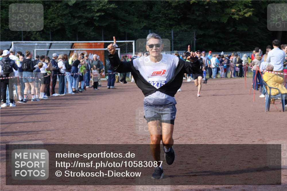 27.09.2026 - 35. Volkslauf durch das schöne Alstertal Strokosch-Dieckow http://msf.ph/oto/10583087 27.09.2026 11:30:30 Ziel 1415, 3275 meine-sportfotos.de