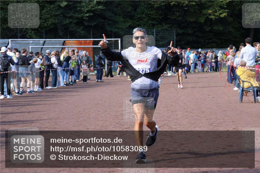 27.09.2026 - 35. Volkslauf durch das schöne Alstertal Strokosch-Dieckow http://msf.ph/oto/10583089 27.09.2026 11:30:30 Ziel 1415, 3275 meine-sportfotos.de