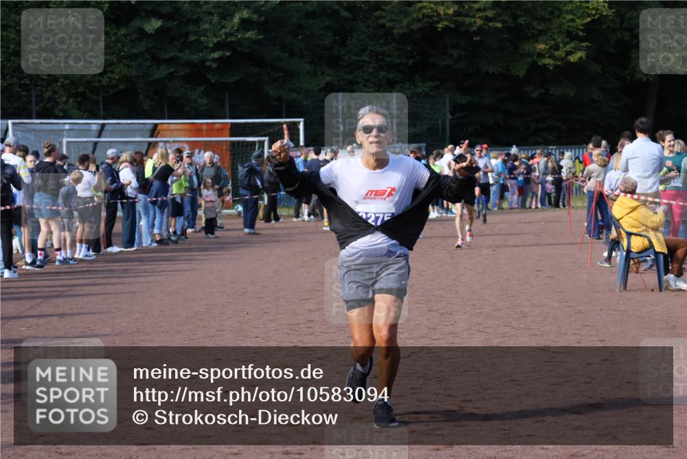 27.09.2026 - 35. Volkslauf durch das schöne Alstertal Strokosch-Dieckow http://msf.ph/oto/10583094 27.09.2026 11:30:29 Ziel 1415, 3275 meine-sportfotos.de