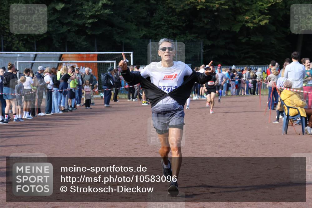 27.09.2026 - 35. Volkslauf durch das schöne Alstertal Strokosch-Dieckow http://msf.ph/oto/10583096 27.09.2026 11:30:29 Ziel 1415, 3275 meine-sportfotos.de