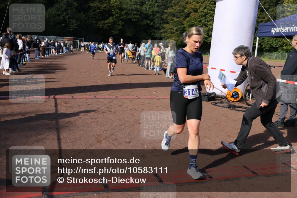 27.09.2026 - 35. Volkslauf durch das schöne Alstertal Strokosch-Dieckow http://msf.ph/oto/10583111 27.09.2026 11:30:04 Ziel 1414, 3142, 3329, 3347, 3395 meine-sportfotos.de