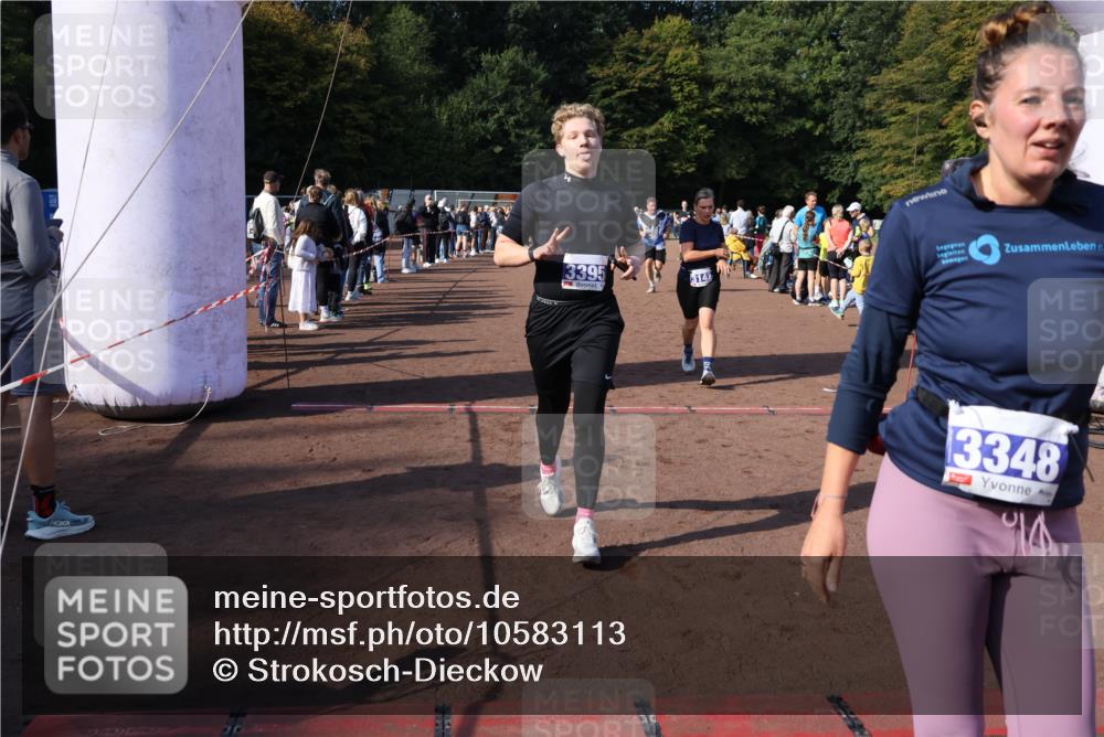 27.09.2026 - 35. Volkslauf durch das schöne Alstertal Strokosch-Dieckow http://msf.ph/oto/10583113 27.09.2026 11:30:02 Ziel 1414, 3142, 3250, 3347, 3348, 3395 meine-sportfotos.de