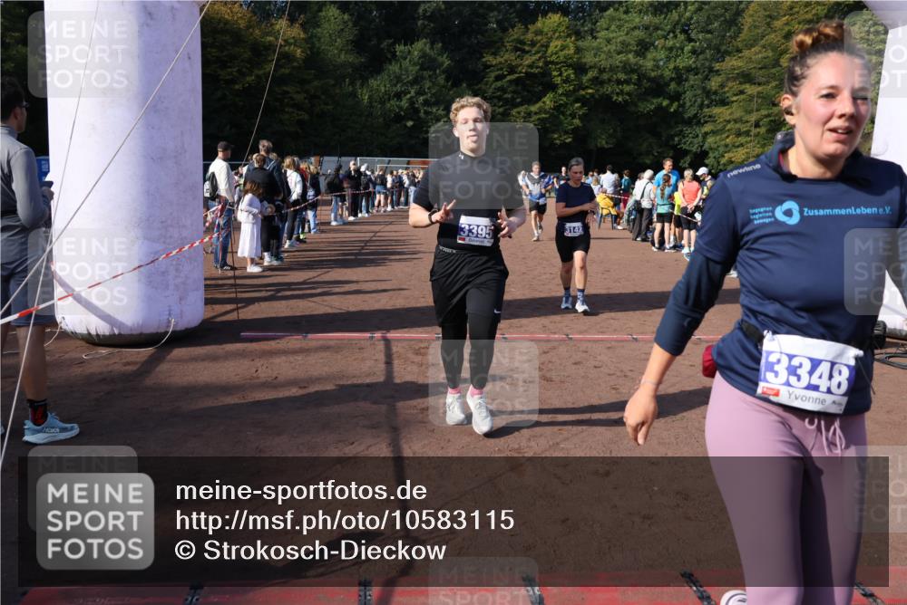 27.09.2026 - 35. Volkslauf durch das schöne Alstertal Strokosch-Dieckow http://msf.ph/oto/10583115 27.09.2026 11:30:02 Ziel 1414, 3142, 3250, 3347, 3348, 3395 meine-sportfotos.de