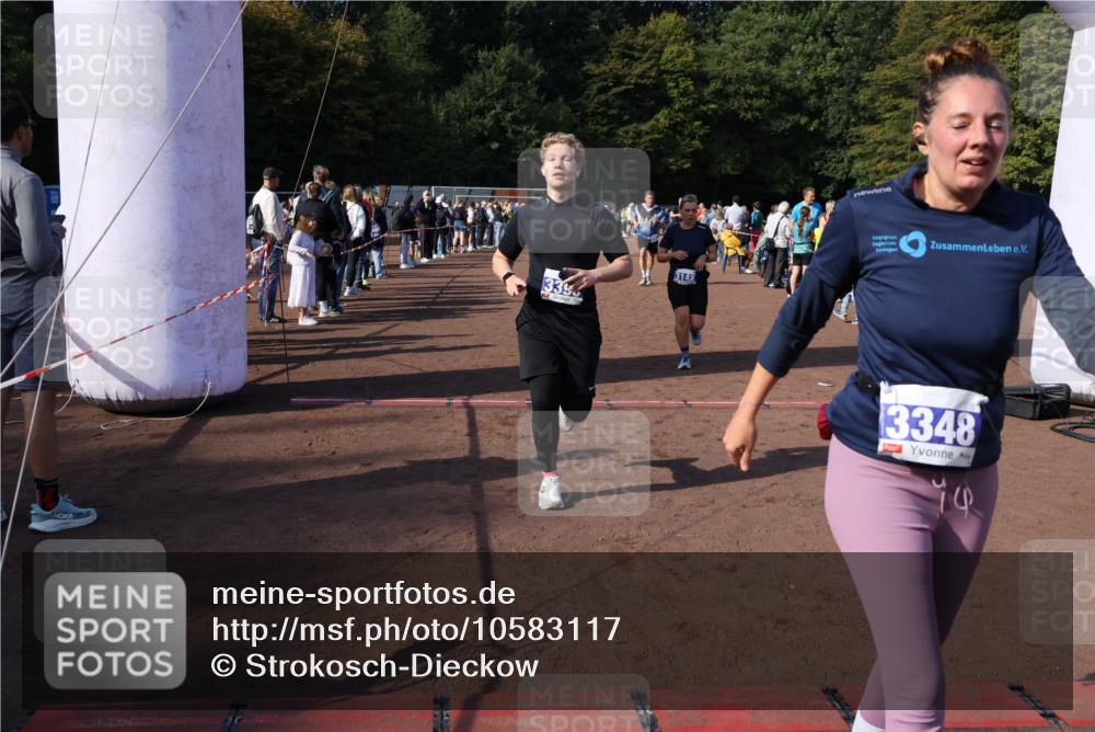 27.09.2026 - 35. Volkslauf durch das schöne Alstertal Strokosch-Dieckow http://msf.ph/oto/10583117 27.09.2026 11:30:02 Ziel 1414, 3142, 3250, 3347, 3348, 3395 meine-sportfotos.de