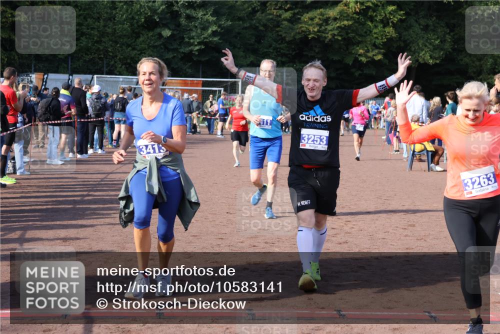 27.09.2026 - 35. Volkslauf durch das schöne Alstertal Strokosch-Dieckow http://msf.ph/oto/10583141 27.09.2026 11:29:50 Ziel 3012, 3020, 3241, 3253, 3263, 3348, 3411, 3413, 3985 meine-sportfotos.de