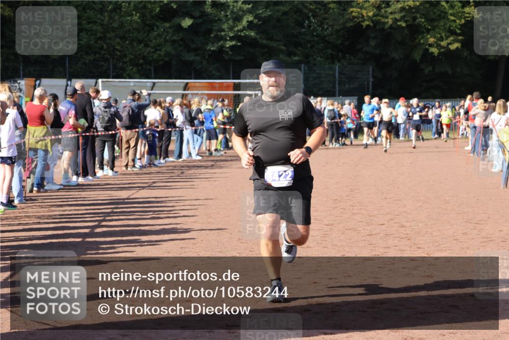 27.09.2026 - 35. Volkslauf durch das schöne Alstertal Strokosch-Dieckow http://msf.ph/oto/10583244 27.09.2026 11:29:15 Ziel 3371, 3422 meine-sportfotos.de