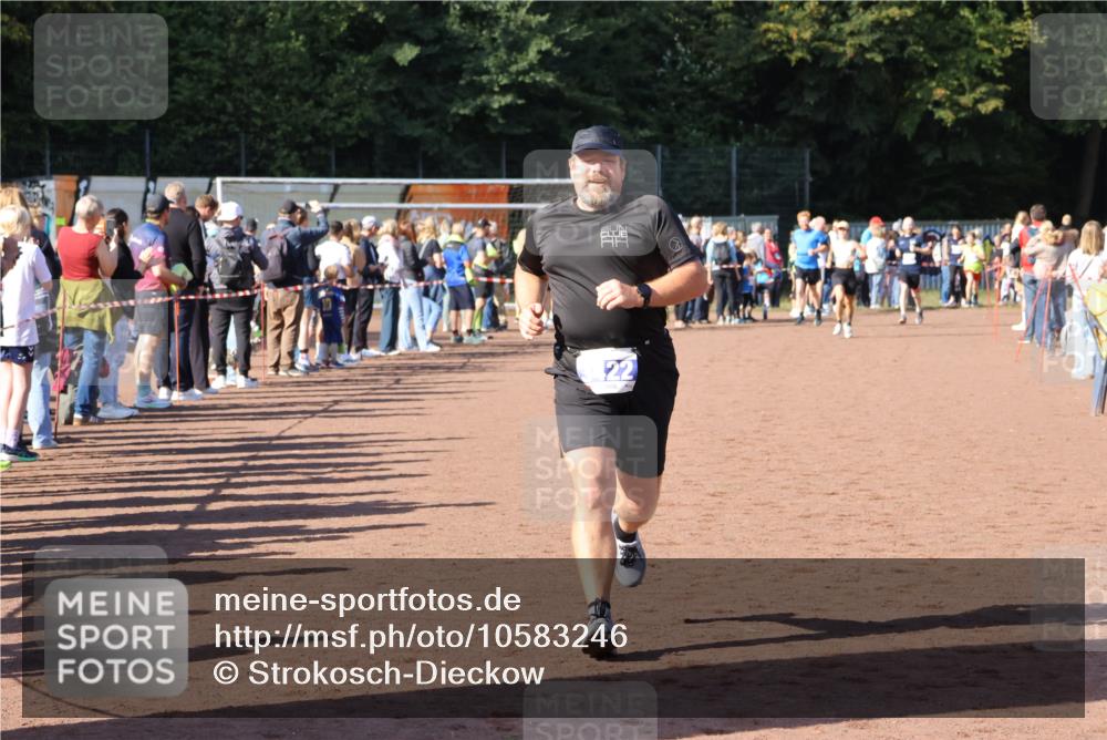 27.09.2026 - 35. Volkslauf durch das schöne Alstertal Strokosch-Dieckow http://msf.ph/oto/10583246 27.09.2026 11:29:15 Ziel 3371, 3422 meine-sportfotos.de