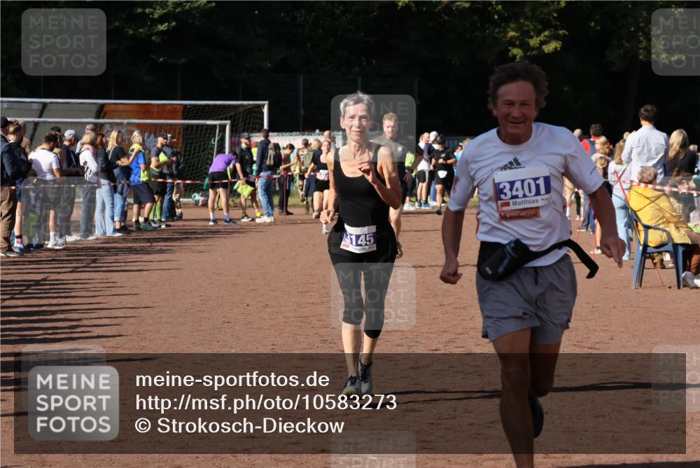 27.09.2026 - 35. Volkslauf durch das schöne Alstertal Strokosch-Dieckow http://msf.ph/oto/10583273 27.09.2026 11:29:00 Ziel 3145, 3190, 3401 meine-sportfotos.de
