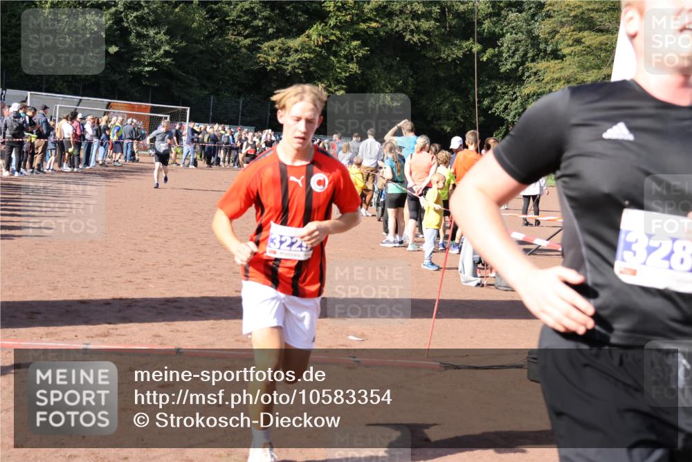 27.09.2026 - 35. Volkslauf durch das schöne Alstertal Strokosch-Dieckow http://msf.ph/oto/10583354 27.09.2026 11:28:25 Ziel 2999, 3025, 3229, 3287, 3293, 3983 meine-sportfotos.de