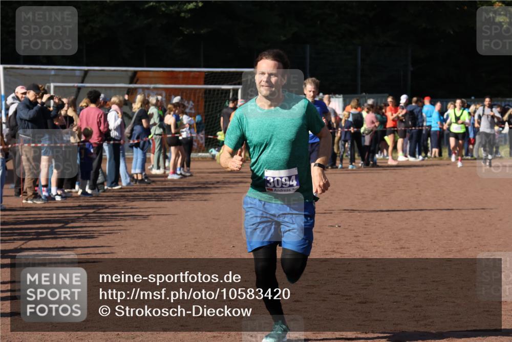 27.09.2026 - 35. Volkslauf durch das schöne Alstertal Strokosch-Dieckow http://msf.ph/oto/10583420 27.09.2026 11:26:00 Ziel 3094, 3180 meine-sportfotos.de