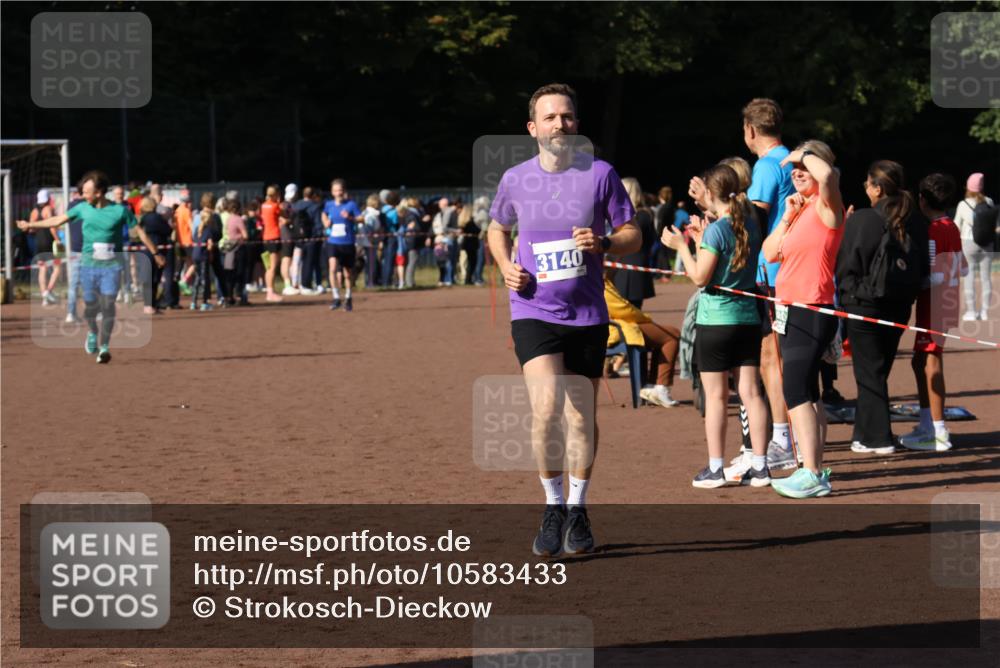 27.09.2026 - 35. Volkslauf durch das schöne Alstertal Strokosch-Dieckow http://msf.ph/oto/10583433 27.09.2026 11:25:54 Ziel 3094, 3140 meine-sportfotos.de