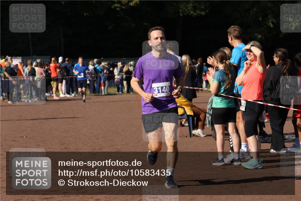 27.09.2026 - 35. Volkslauf durch das schöne Alstertal Strokosch-Dieckow http://msf.ph/oto/10583435 27.09.2026 11:25:54 Ziel 3094, 3140 meine-sportfotos.de