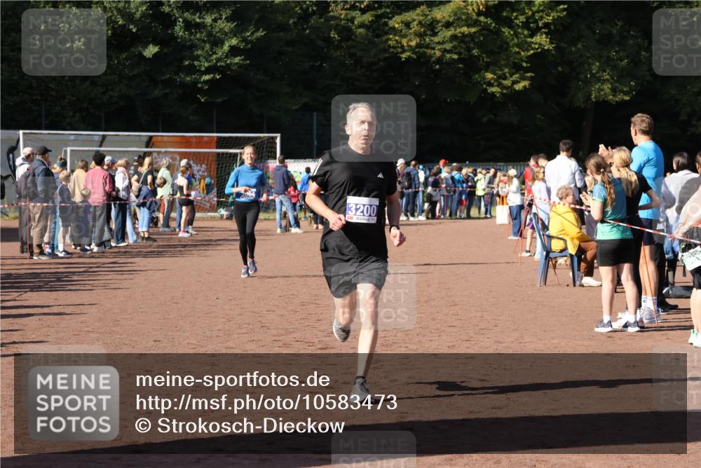 27.09.2026 - 35. Volkslauf durch das schöne Alstertal Strokosch-Dieckow http://msf.ph/oto/10583473 27.09.2026 11:25:23 Ziel 3064, 3200, 3364 meine-sportfotos.de