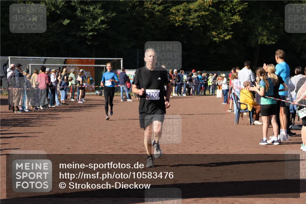 27.09.2026 - 35. Volkslauf durch das schöne Alstertal Strokosch-Dieckow http://msf.ph/oto/10583476 27.09.2026 11:25:23 Ziel 3064, 3200, 3364 meine-sportfotos.de