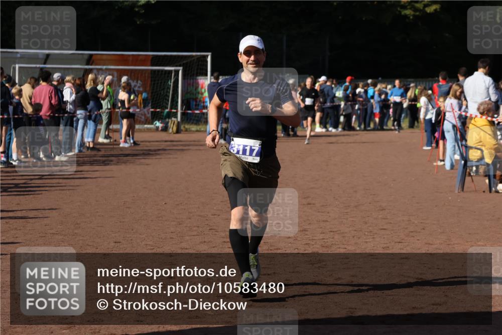27.09.2026 - 35. Volkslauf durch das schöne Alstertal Strokosch-Dieckow http://msf.ph/oto/10583480 27.09.2026 11:25:12 Ziel 3117 meine-sportfotos.de