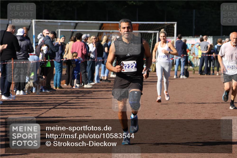 27.09.2026 - 35. Volkslauf durch das schöne Alstertal Strokosch-Dieckow http://msf.ph/oto/10583544 27.09.2026 11:24:39 Ziel 3222, 3312, 3340 meine-sportfotos.de