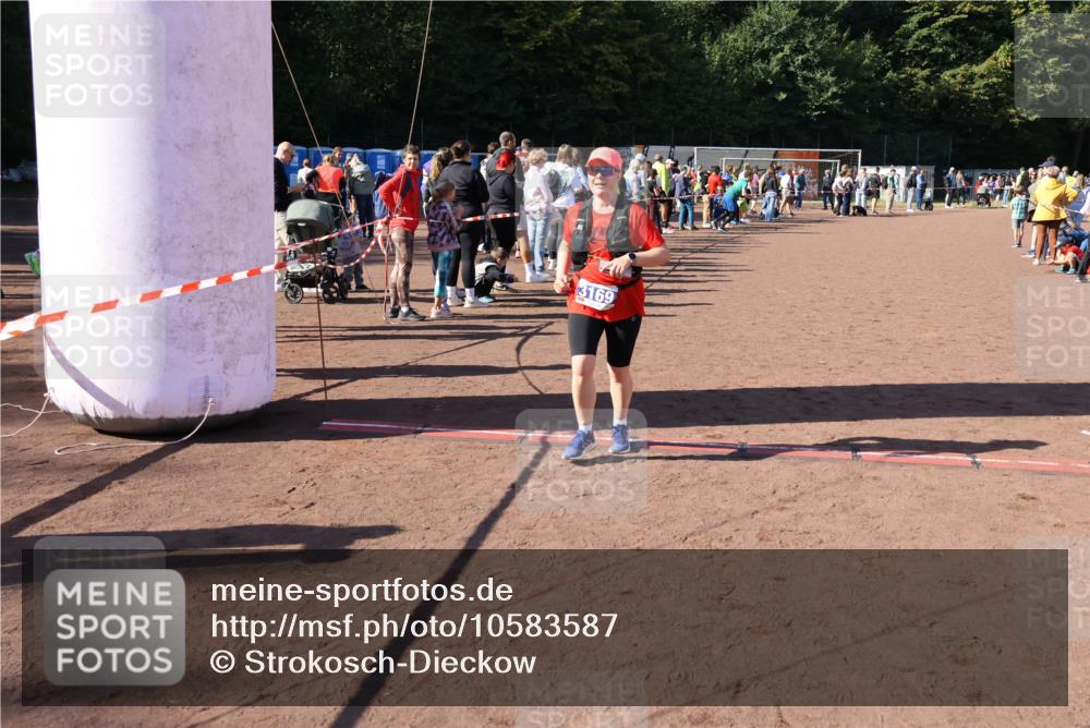 27.09.2026 - 35. Volkslauf durch das schöne Alstertal Strokosch-Dieckow http://msf.ph/oto/10583587 27.09.2026 11:43:39 Ziel 1463, 2414, 3169 meine-sportfotos.de