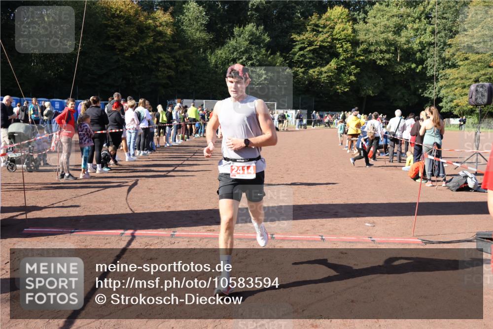 27.09.2026 - 35. Volkslauf durch das schöne Alstertal Strokosch-Dieckow http://msf.ph/oto/10583594 27.09.2026 11:43:37 Ziel 1463, 2414, 3169 meine-sportfotos.de