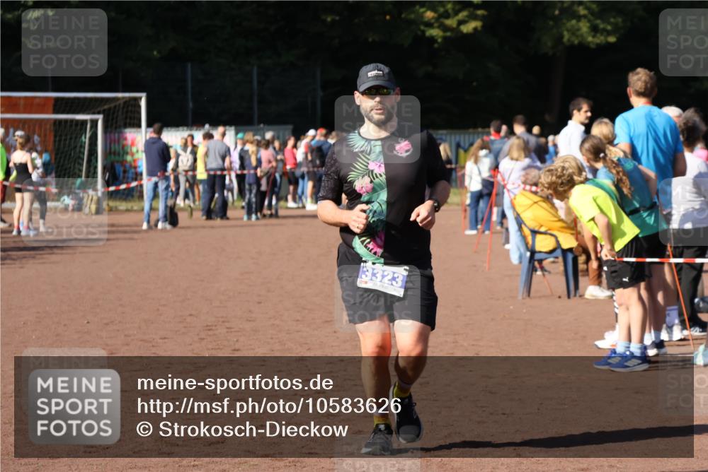 27.09.2026 - 35. Volkslauf durch das schöne Alstertal Strokosch-Dieckow http://msf.ph/oto/10583626 27.09.2026 11:23:55 Ziel 3323 meine-sportfotos.de