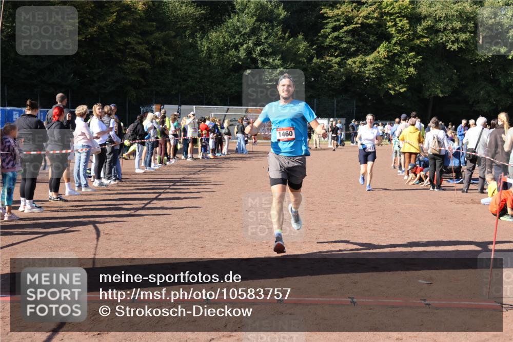 27.09.2026 - 35. Volkslauf durch das schöne Alstertal Strokosch-Dieckow http://msf.ph/oto/10583757 27.09.2026 11:43:01 Ziel 1460, 3018 meine-sportfotos.de