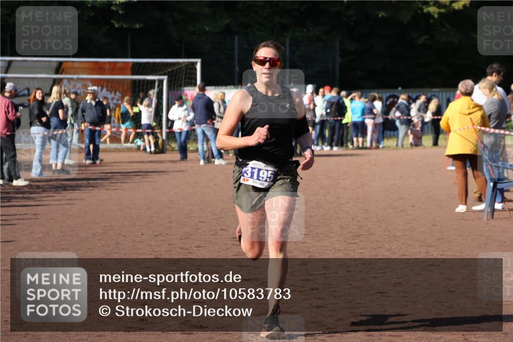 27.09.2026 - 35. Volkslauf durch das schöne Alstertal Strokosch-Dieckow http://msf.ph/oto/10583783 27.09.2026 11:22:35 Ziel 3195 meine-sportfotos.de