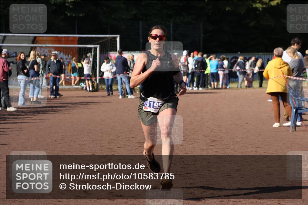 27.09.2026 - 35. Volkslauf durch das schöne Alstertal Strokosch-Dieckow http://msf.ph/oto/10583785 27.09.2026 11:22:35 Ziel 3195 meine-sportfotos.de