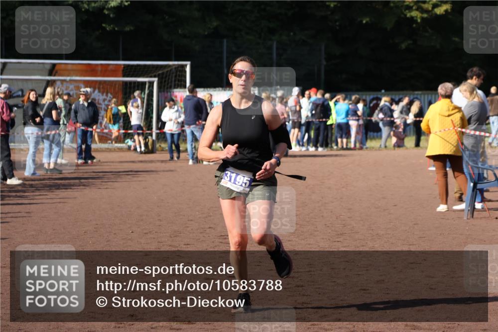 27.09.2026 - 35. Volkslauf durch das schöne Alstertal Strokosch-Dieckow http://msf.ph/oto/10583788 27.09.2026 11:22:35 Ziel 3195 meine-sportfotos.de