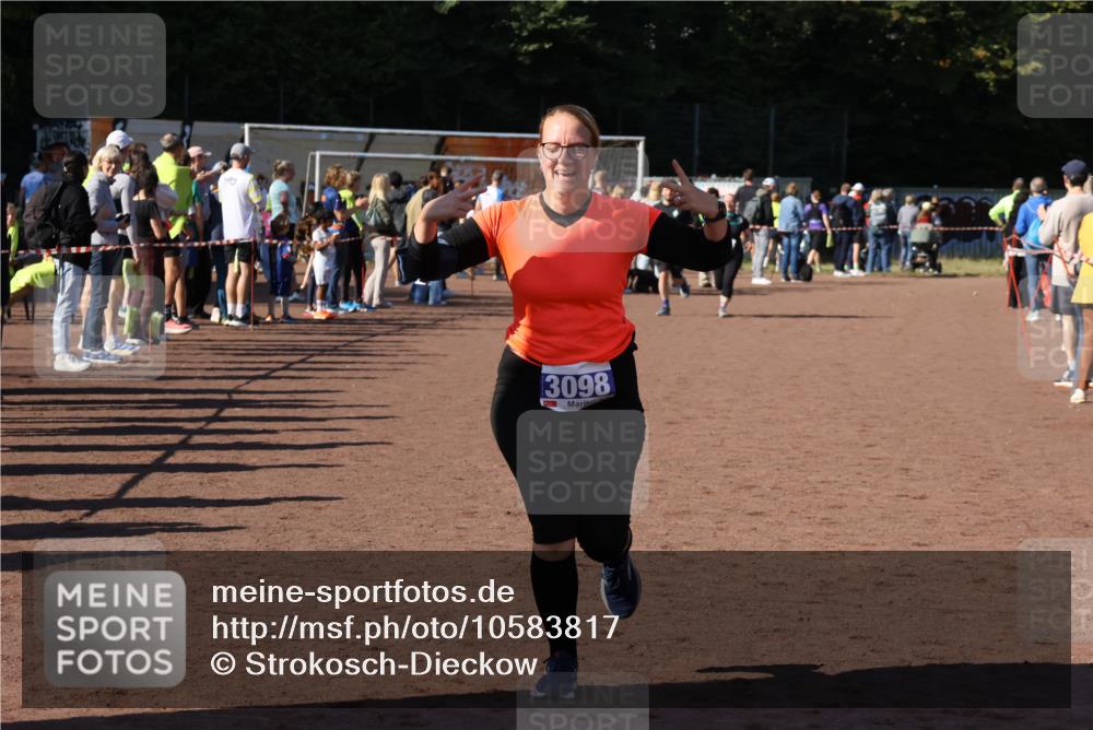 27.09.2026 - 35. Volkslauf durch das schöne Alstertal Strokosch-Dieckow http://msf.ph/oto/10583817 27.09.2026 11:42:41 Ziel 3098 meine-sportfotos.de