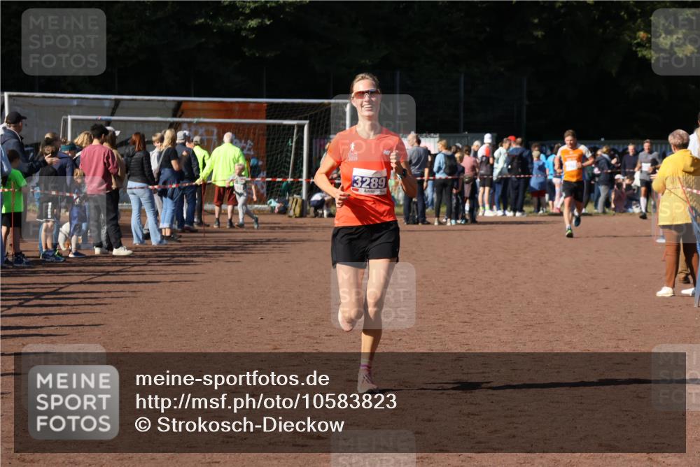 27.09.2026 - 35. Volkslauf durch das schöne Alstertal Strokosch-Dieckow http://msf.ph/oto/10583823 27.09.2026 11:22:13 Ziel 3289 meine-sportfotos.de