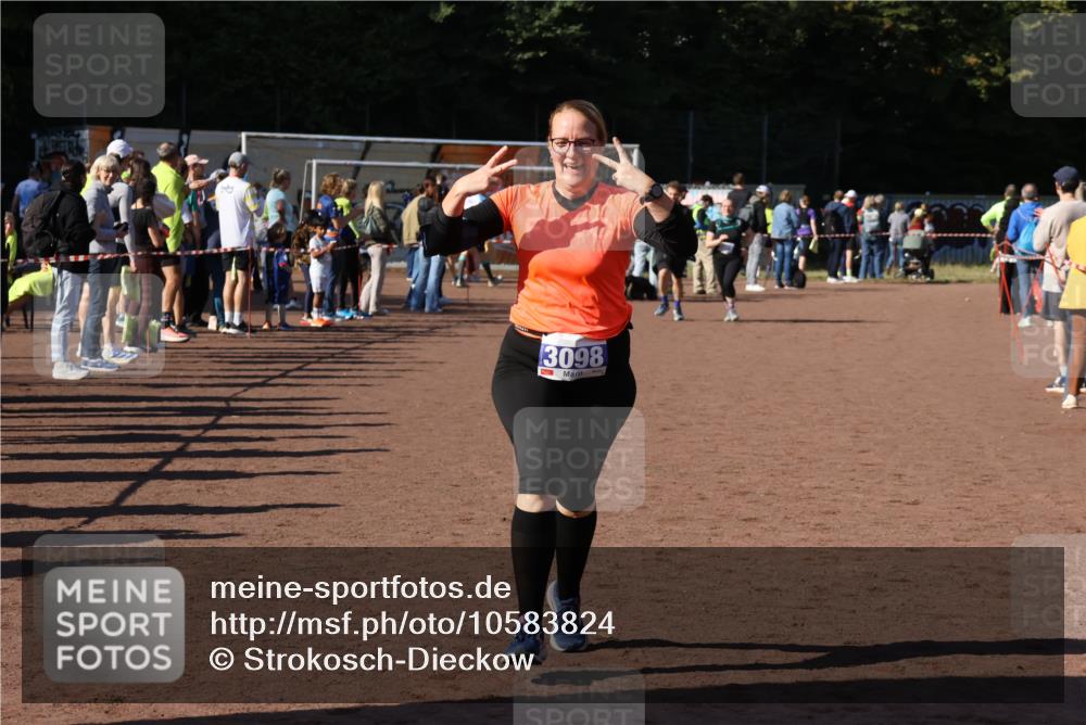 27.09.2026 - 35. Volkslauf durch das schöne Alstertal Strokosch-Dieckow http://msf.ph/oto/10583824 27.09.2026 11:42:41 Ziel 3098 meine-sportfotos.de