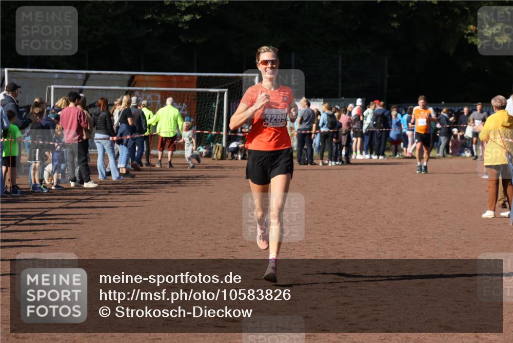 27.09.2026 - 35. Volkslauf durch das schöne Alstertal Strokosch-Dieckow http://msf.ph/oto/10583826 27.09.2026 11:22:12 Ziel 3289 meine-sportfotos.de