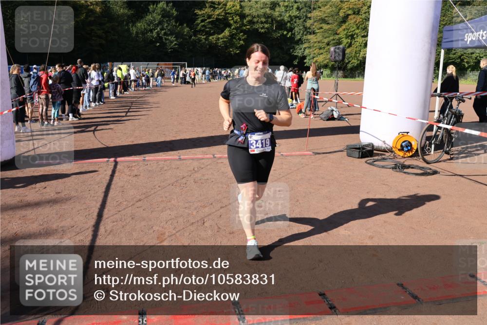 27.09.2026 - 35. Volkslauf durch das schöne Alstertal Strokosch-Dieckow http://msf.ph/oto/10583831 27.09.2026 11:42:30 Ziel 3419 meine-sportfotos.de