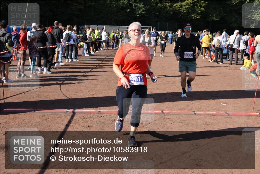 27.09.2026 - 35. Volkslauf durch das schöne Alstertal Strokosch-Dieckow http://msf.ph/oto/10583918 27.09.2026 11:42:19 Ziel 3011, 3054, 3055, 3083, 3084, 3170, 3318, 3352, 3419 meine-sportfotos.de