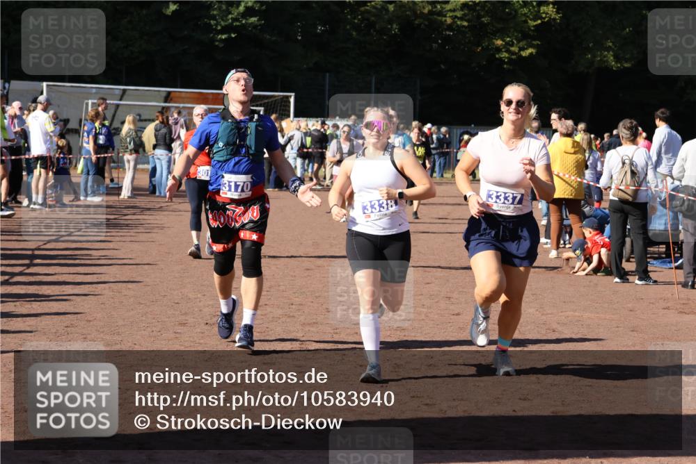27.09.2026 - 35. Volkslauf durch das schöne Alstertal Strokosch-Dieckow http://msf.ph/oto/10583940 27.09.2026 11:42:13 Ziel 3011, 3083, 3084, 3143, 3170, 3337, 3338, 3352 meine-sportfotos.de