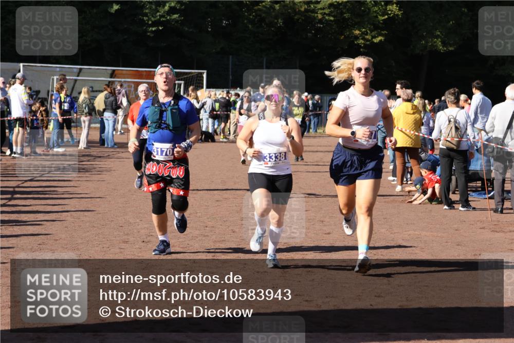 27.09.2026 - 35. Volkslauf durch das schöne Alstertal Strokosch-Dieckow http://msf.ph/oto/10583943 27.09.2026 11:42:13 Ziel 3011, 3083, 3084, 3143, 3170, 3337, 3338, 3352 meine-sportfotos.de