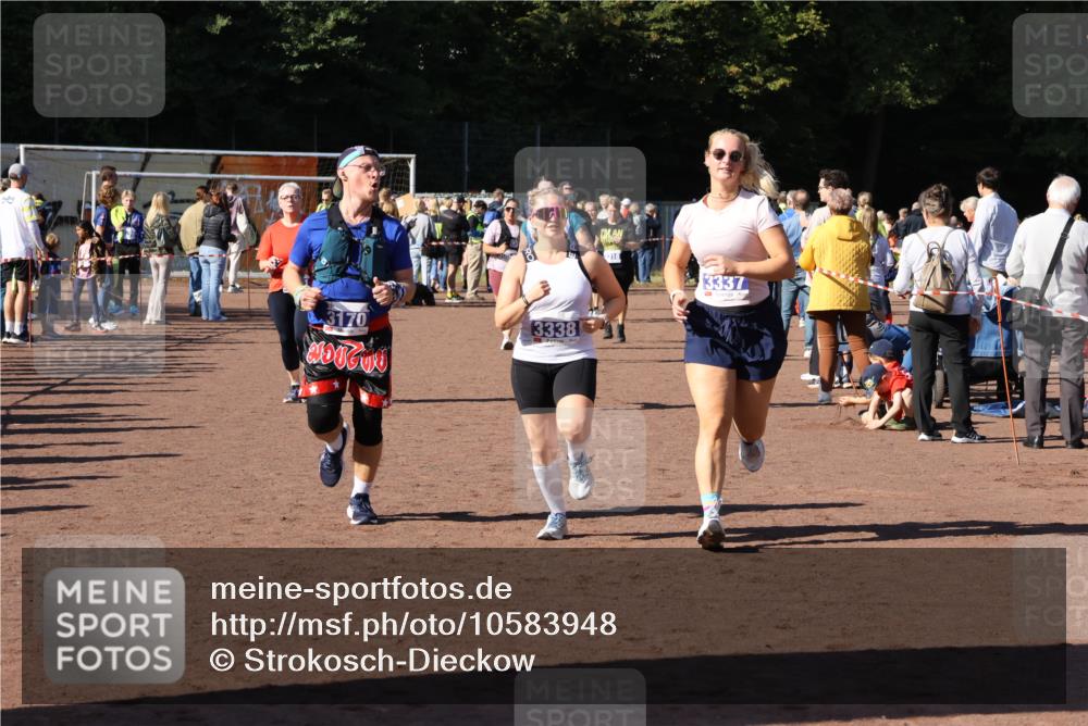 27.09.2026 - 35. Volkslauf durch das schöne Alstertal Strokosch-Dieckow http://msf.ph/oto/10583948 27.09.2026 11:42:12 Ziel 3011, 3083, 3143, 3170, 3337, 3338, 3352 meine-sportfotos.de