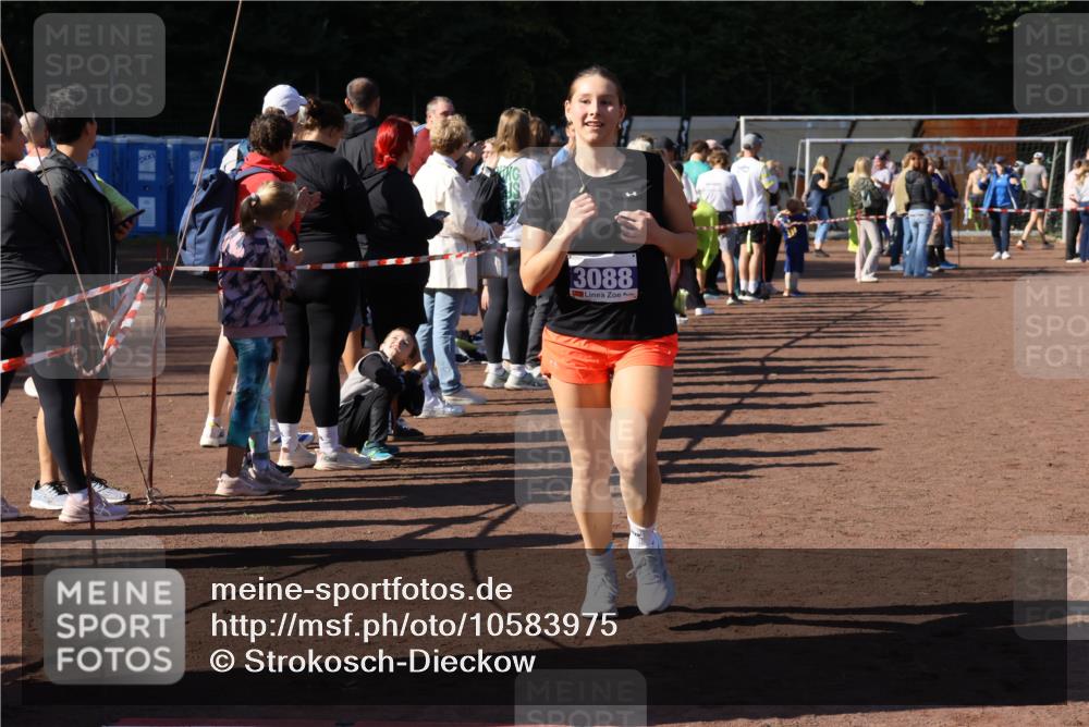 27.09.2026 - 35. Volkslauf durch das schöne Alstertal Strokosch-Dieckow http://msf.ph/oto/10583975 27.09.2026 11:41:40 Ziel 3088 meine-sportfotos.de