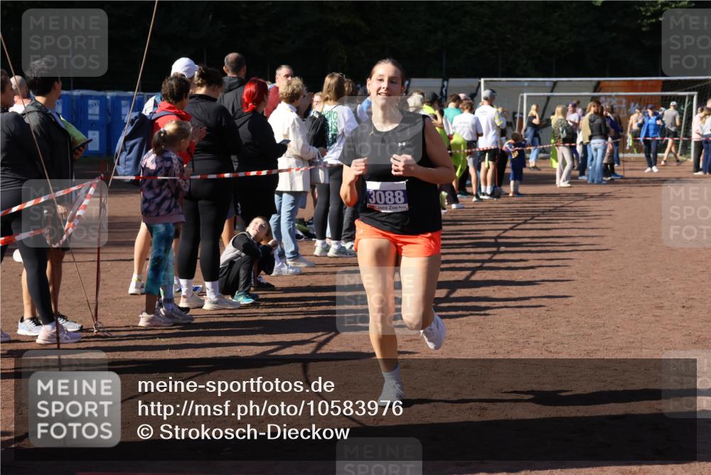 27.09.2026 - 35. Volkslauf durch das schöne Alstertal Strokosch-Dieckow http://msf.ph/oto/10583976 27.09.2026 11:41:40 Ziel 3088 meine-sportfotos.de