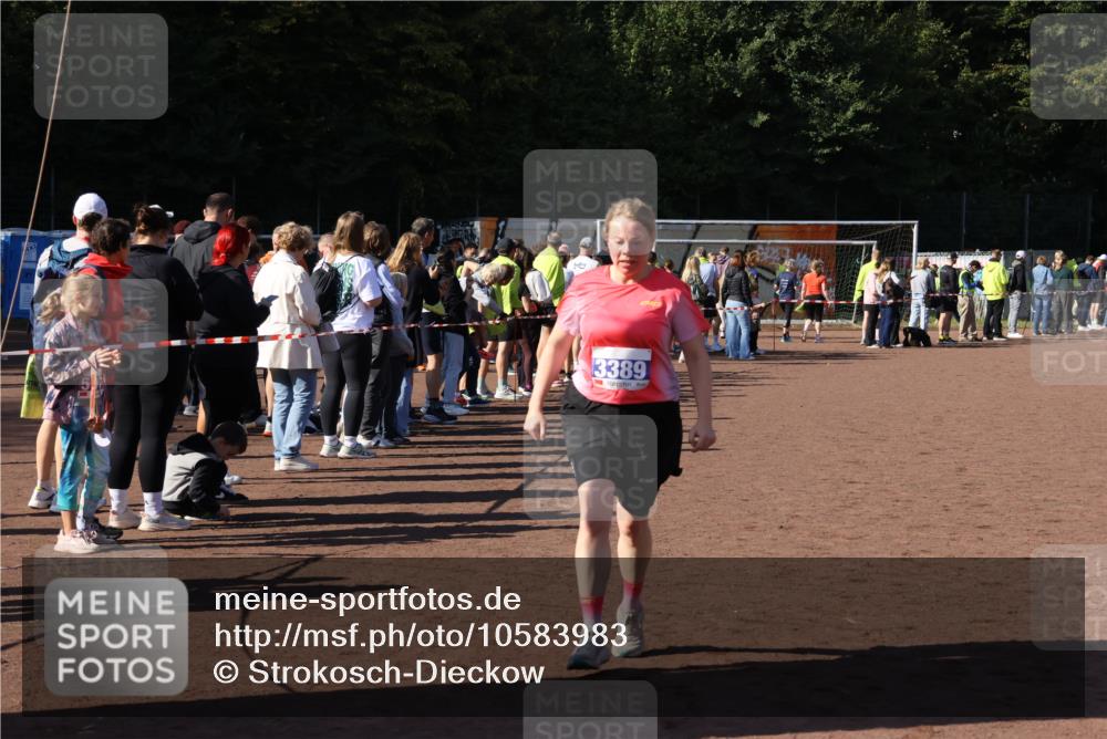 27.09.2026 - 35. Volkslauf durch das schöne Alstertal Strokosch-Dieckow http://msf.ph/oto/10583983 27.09.2026 11:41:21 Ziel 3389 meine-sportfotos.de