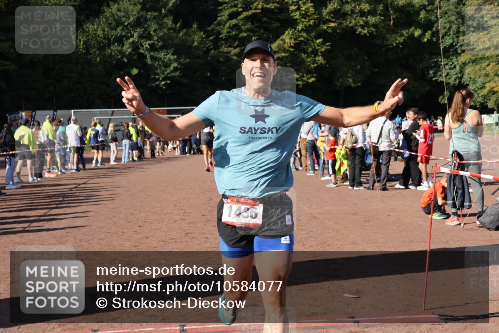 27.09.2026 - 35. Volkslauf durch das schöne Alstertal Strokosch-Dieckow http://msf.ph/oto/10584077 27.09.2026 11:37:38 Ziel 1436, 3053 meine-sportfotos.de