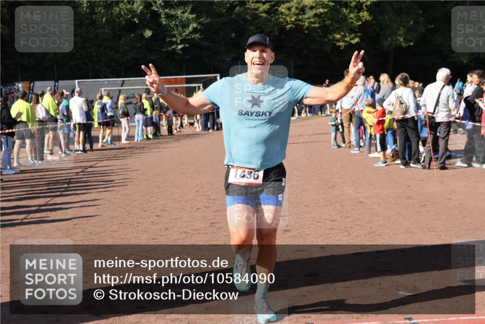 27.09.2026 - 35. Volkslauf durch das schöne Alstertal Strokosch-Dieckow http://msf.ph/oto/10584090 27.09.2026 11:37:38 Ziel 1436, 3053 meine-sportfotos.de